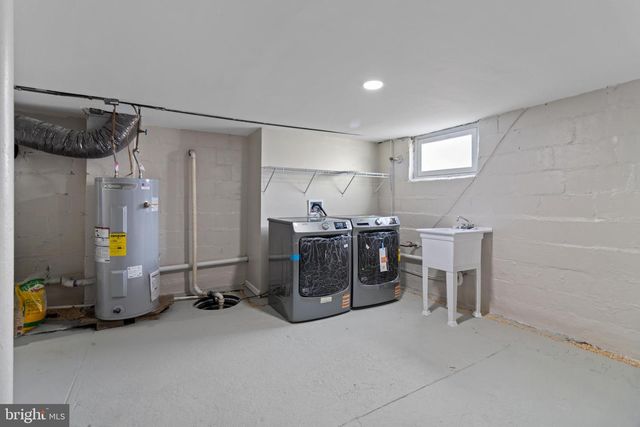 3070 CONCORD RD, Aston, PA 19014