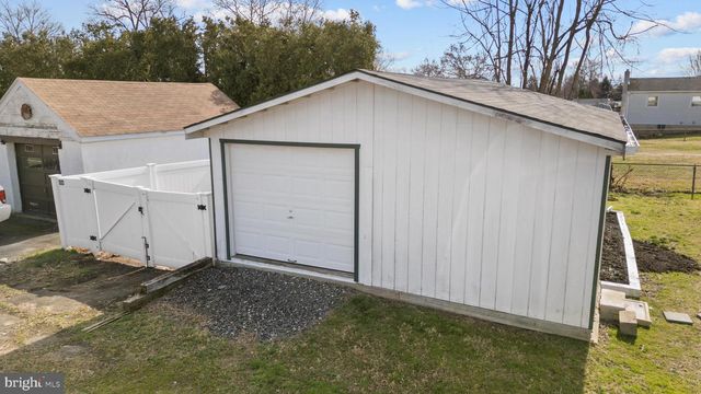 3070 CONCORD RD, Aston, PA 19014