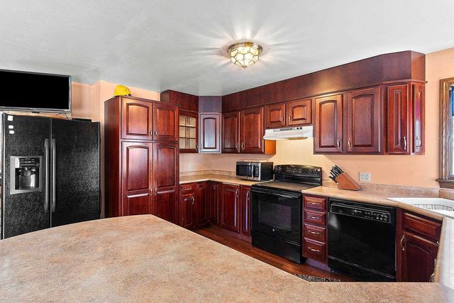 309 S WARRINGTON AVENUE, Cecil, WI 54111