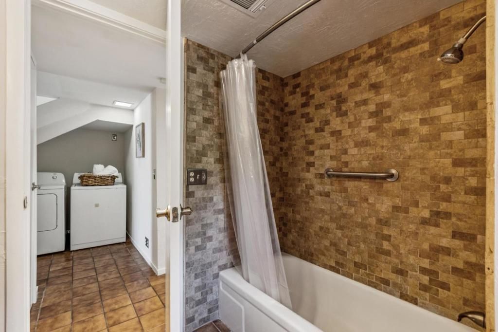 Image 17 of property listing at 16490 Wood Acres Road, Los Gatos, CA 95030