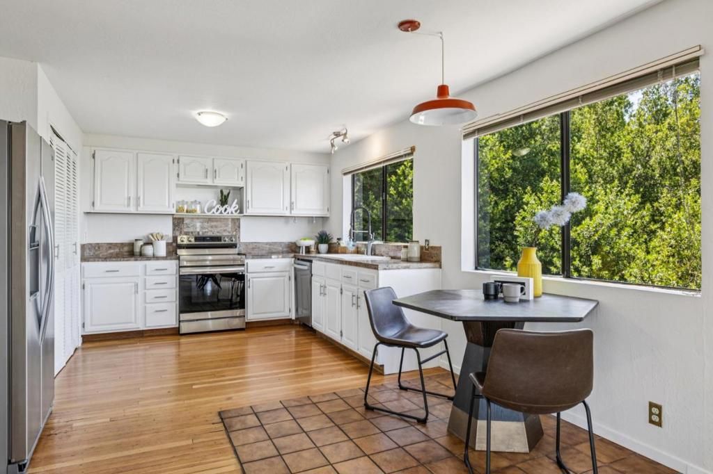 Image 9 of property listing at 16490 Wood Acres Road, Los Gatos, CA 95030