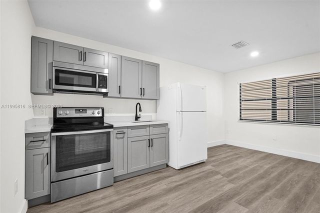 1730 Acapulco Dr 3B, Miramar, FL 33023