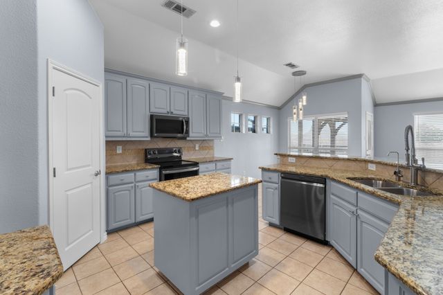 945 Jodie Drive, Weatherford, TX 76087