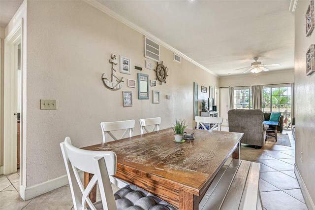 7000 Seawall Boulevard 811, Galveston, TX 77551