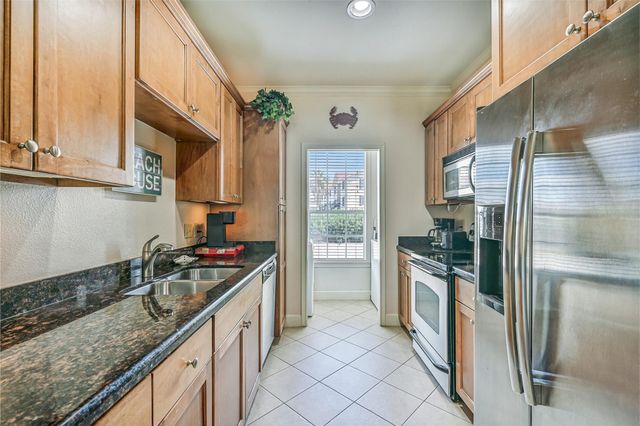 7000 Seawall Boulevard 811, Galveston, TX 77551