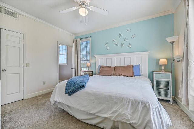7000 Seawall Boulevard 811, Galveston, TX 77551