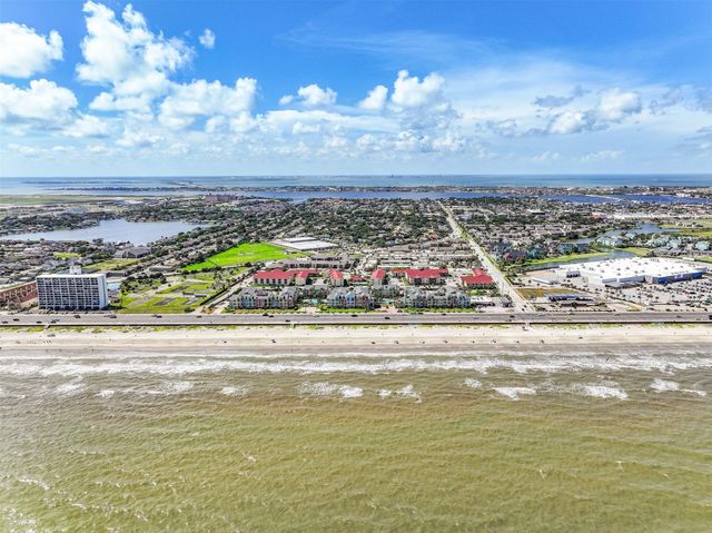 7000 Seawall Boulevard 811, Galveston, TX 77551