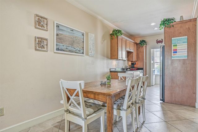 7000 Seawall Boulevard 811, Galveston, TX 77551