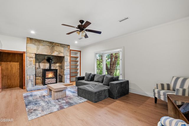 2803 Mary Ridge Farm Road, Sevierville, TN 37862