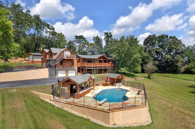 2803 Mary Ridge Farm Road, Sevierville, TN 37862