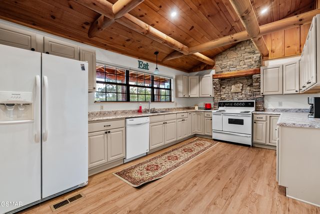 2803 Mary Ridge Farm Road, Sevierville, TN 37862