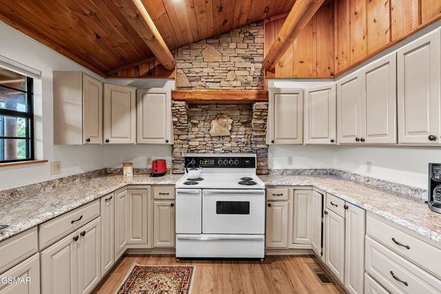 2803 Mary Ridge Farm Road, Sevierville, TN 37862