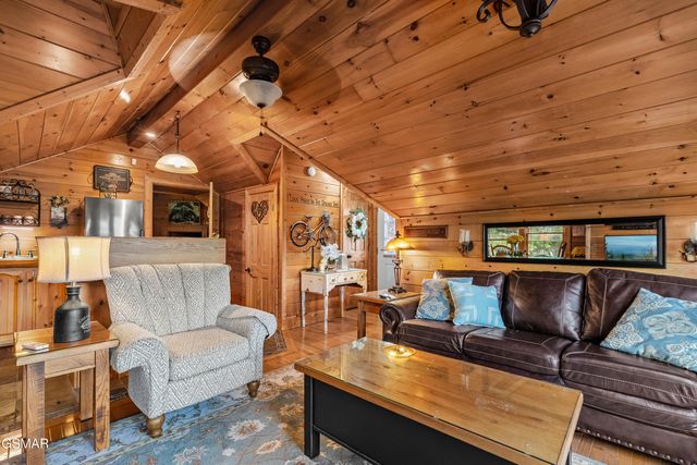 2803 Mary Ridge Farm Road, Sevierville, TN 37862