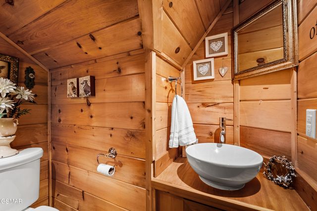 2803 Mary Ridge Farm Road, Sevierville, TN 37862