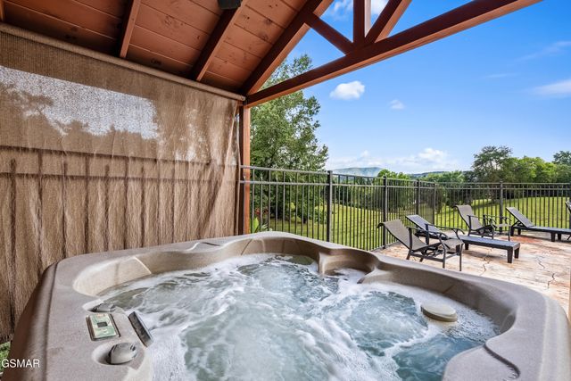 2803 Mary Ridge Farm Road, Sevierville, TN 37862