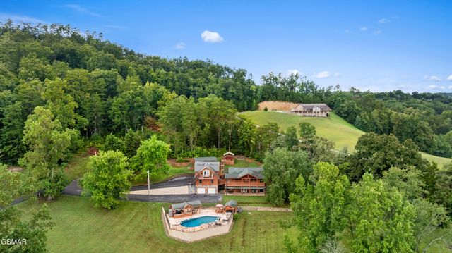 2803 Mary Ridge Farm Road, Sevierville, TN 37862