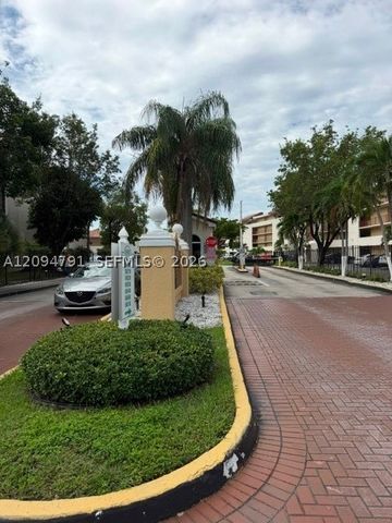 8840 Fontainebleau Blvd 303, Miami, FL 33172