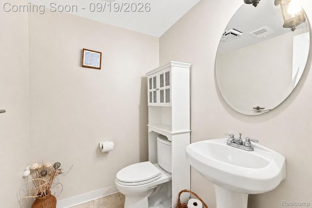 1192 Nicklaus Drive, Troy, MI 48085