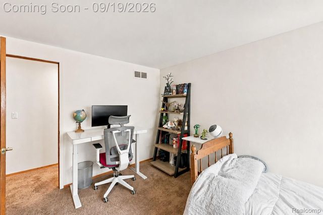 1192 Nicklaus Drive, Troy, MI 48085
