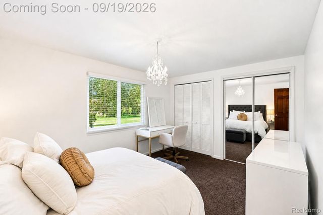 1192 Nicklaus Drive, Troy, MI 48085
