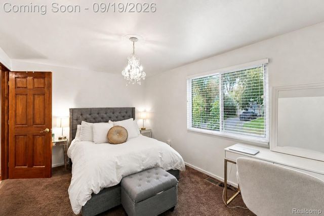 1192 Nicklaus Drive, Troy, MI 48085