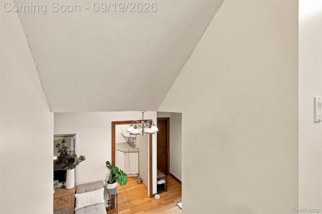 1192 Nicklaus Drive, Troy, MI 48085