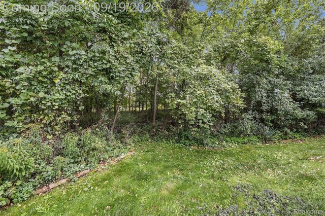 1192 Nicklaus Drive, Troy, MI 48085