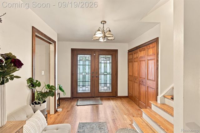 1192 Nicklaus Drive, Troy, MI 48085