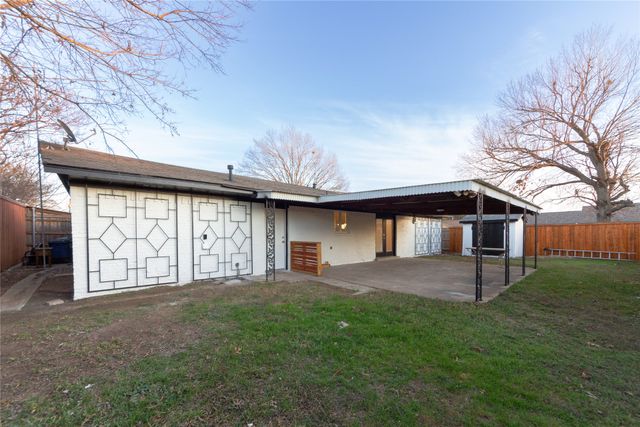 1241 Stevens Ridge Drive, Dallas, TX 75211