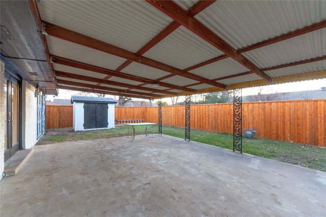 1241 Stevens Ridge Drive, Dallas, TX 75211