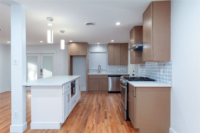 1241 Stevens Ridge Drive, Dallas, TX 75211