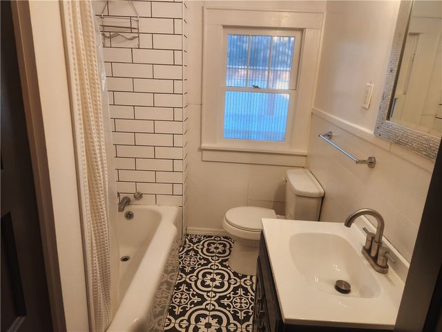 2913 Honeysuckle Lane, Russellville, AR 72801