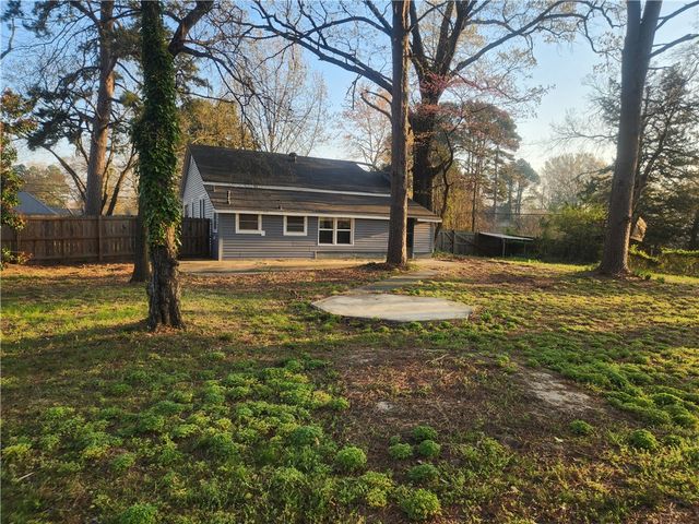 2913 Honeysuckle Lane, Russellville, AR 72801