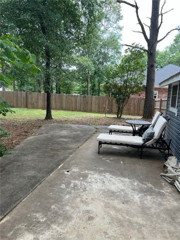 2913 Honeysuckle Lane, Russellville, AR 72801