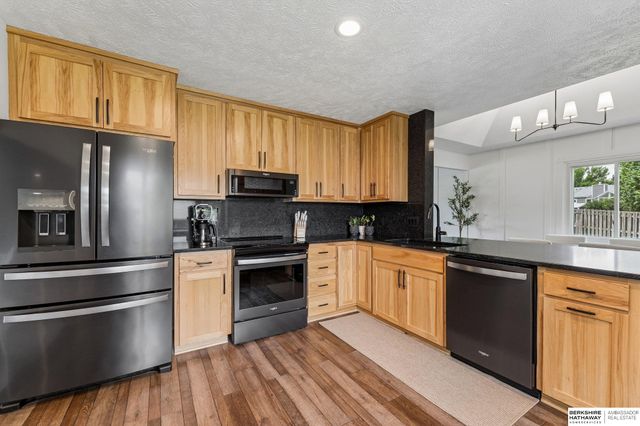 1235 S 169th Street, Omaha, NE 68130