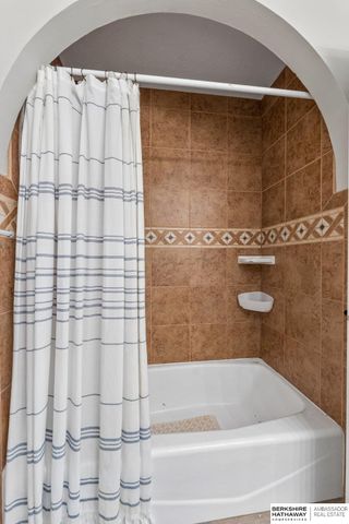 1235 S 169th Street, Omaha, NE 68130