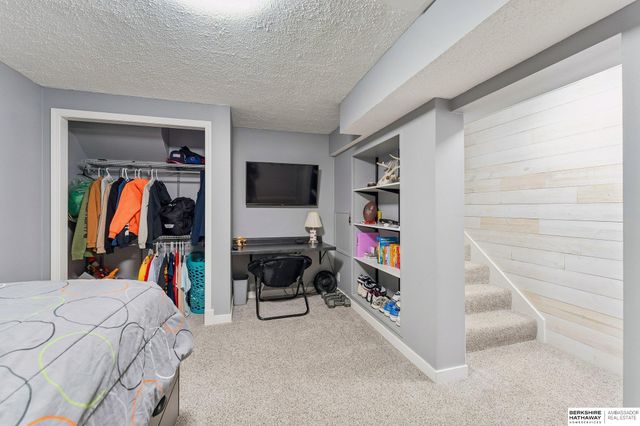 1235 S 169th Street, Omaha, NE 68130