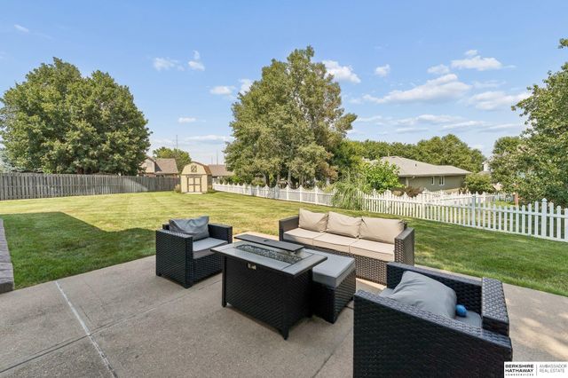 1235 S 169th Street, Omaha, NE 68130