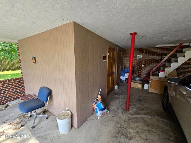76 Daisy Ave, Crossville, TN 38555