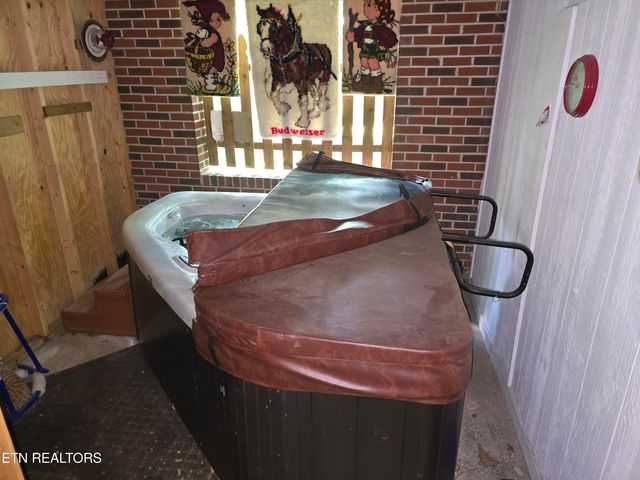 76 Daisy Ave, Crossville, TN 38555