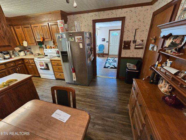 76 Daisy Ave, Crossville, TN 38555