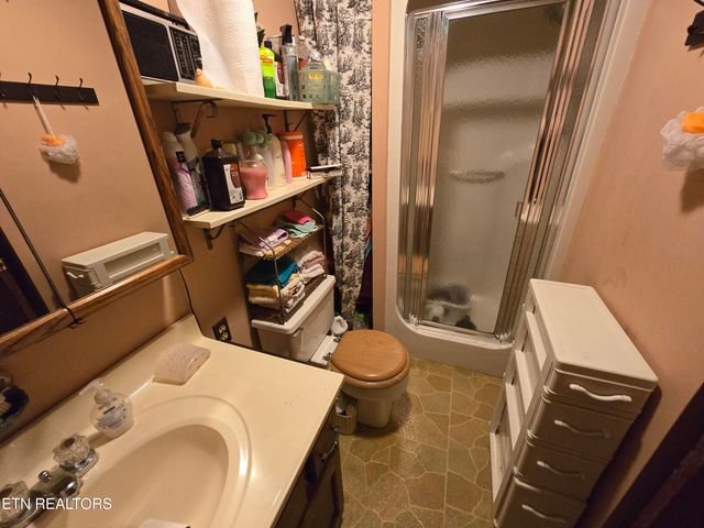 76 Daisy Ave, Crossville, TN 38555