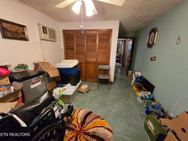 76 Daisy Ave, Crossville, TN 38555