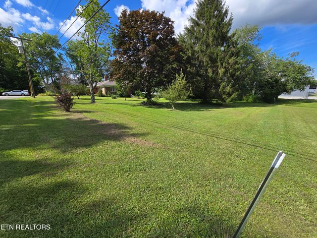 76 Daisy Ave, Crossville, TN 38555