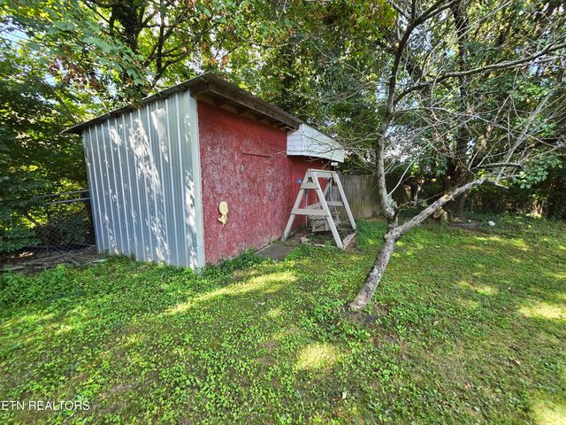 76 Daisy Ave, Crossville, TN 38555