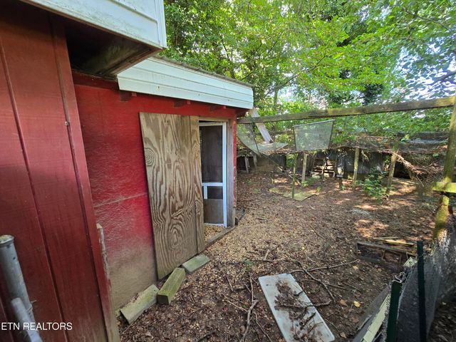 76 Daisy Ave, Crossville, TN 38555
