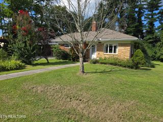76 Daisy Ave, Crossville, TN 38555