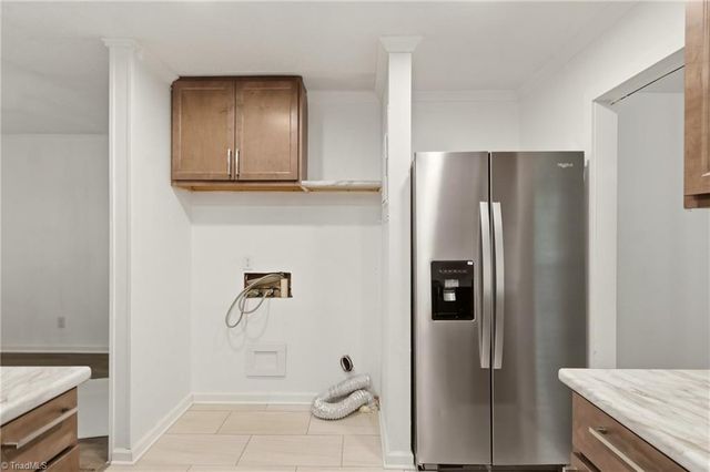 1609 Seven Oaks Place, High Point, NC 27265