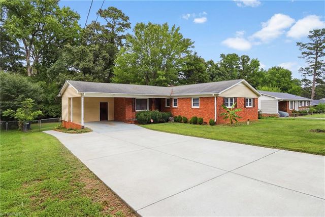 1609 Seven Oaks Place, High Point, NC 27265