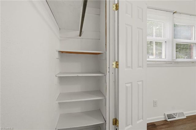 1609 Seven Oaks Place, High Point, NC 27265